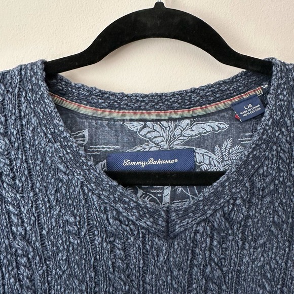 Tommy Bahama Large Blue VNeck Cable Knit Pullover‎ Sweater - Picture 3 of 4